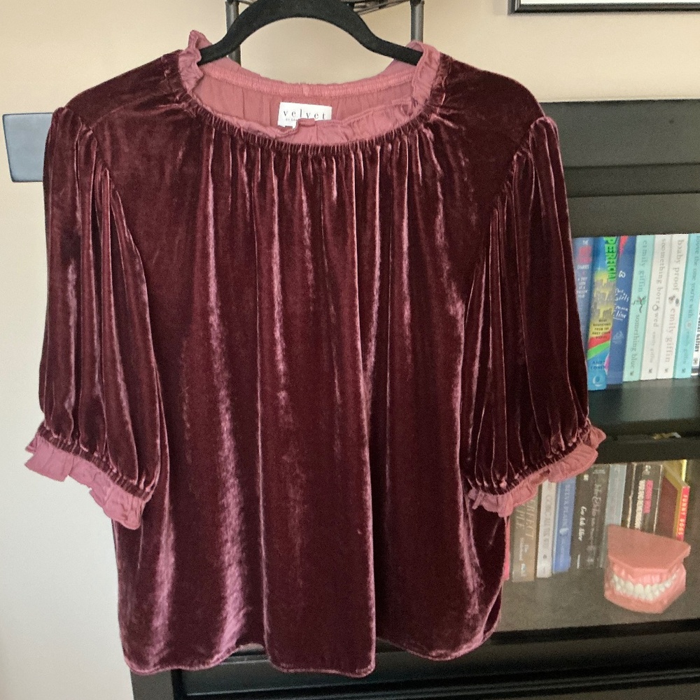 VELVET BY GRAHAM AND SPENCER VELVET AND SILK BLOUSE SIZE LARGE